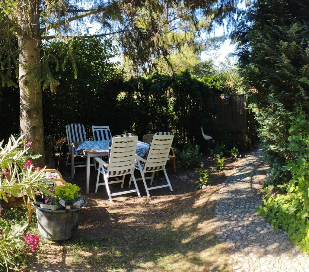 B&B Family Basement Apartment, Breakfast, Free Parking, 5Km From Tulln Chorherrn Bagian luar foto
