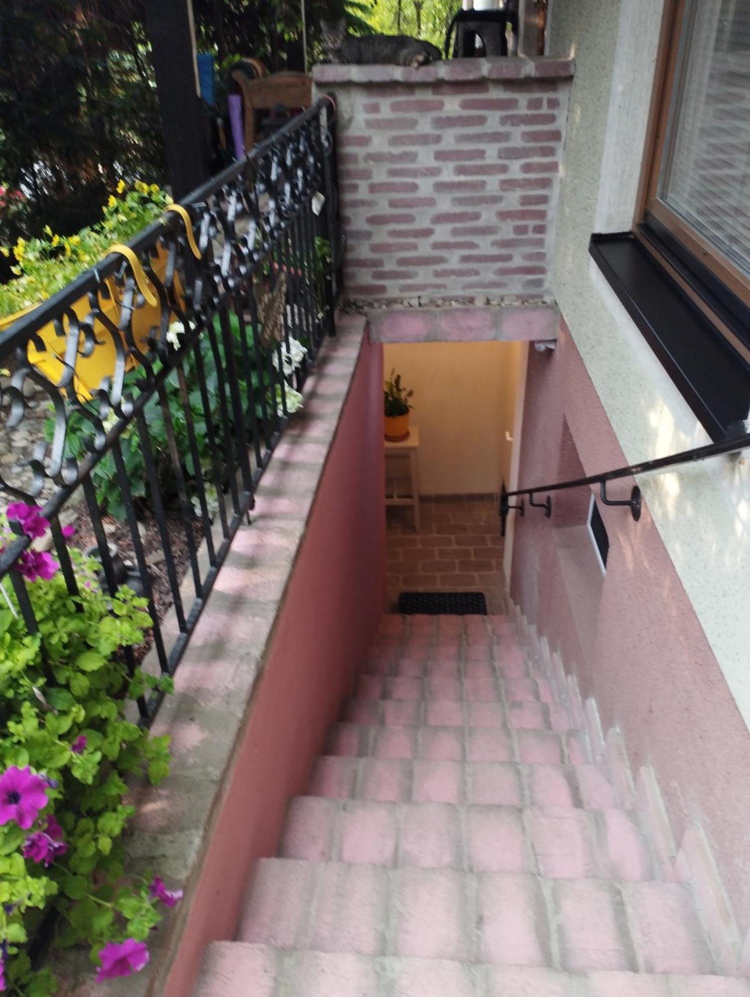 B&B Family Basement Apartment, Breakfast, Free Parking, 5Km From Tulln Chorherrn Bagian luar foto