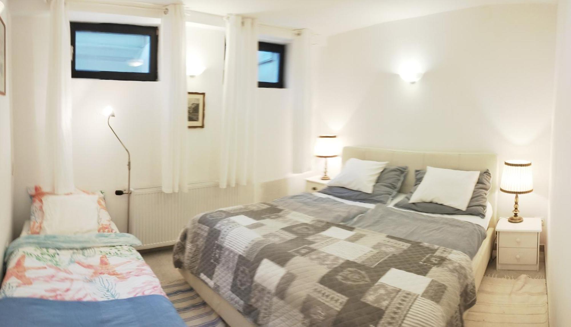 B&B Family Basement Apartment, Breakfast, Free Parking, 5Km From Tulln Chorherrn Bagian luar foto